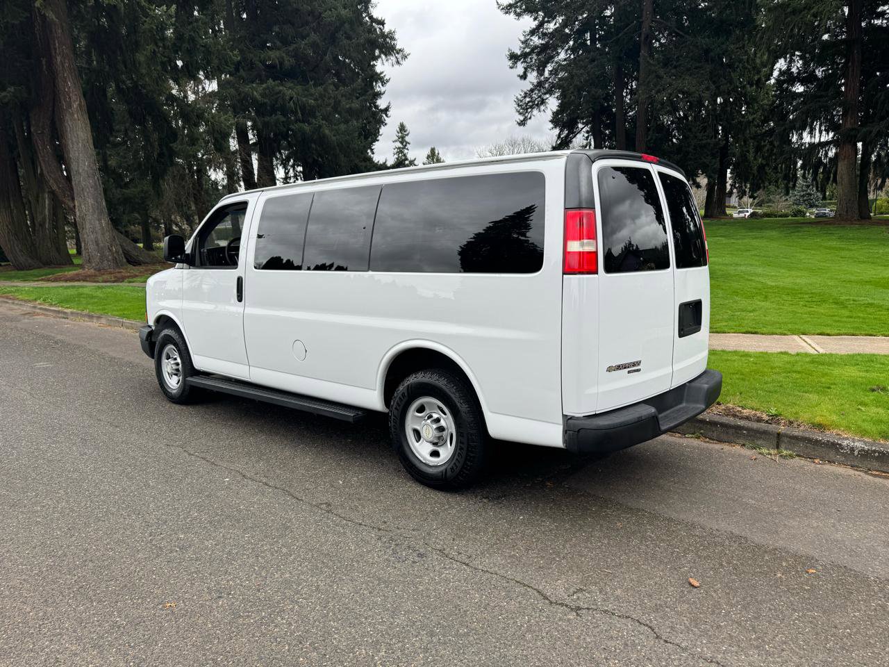 Used 2014 Chevrolet Express 2500 LS RWD image 3
