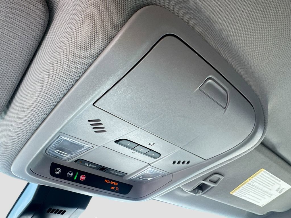 Used 2024 GMC Terrain AT4 image 17