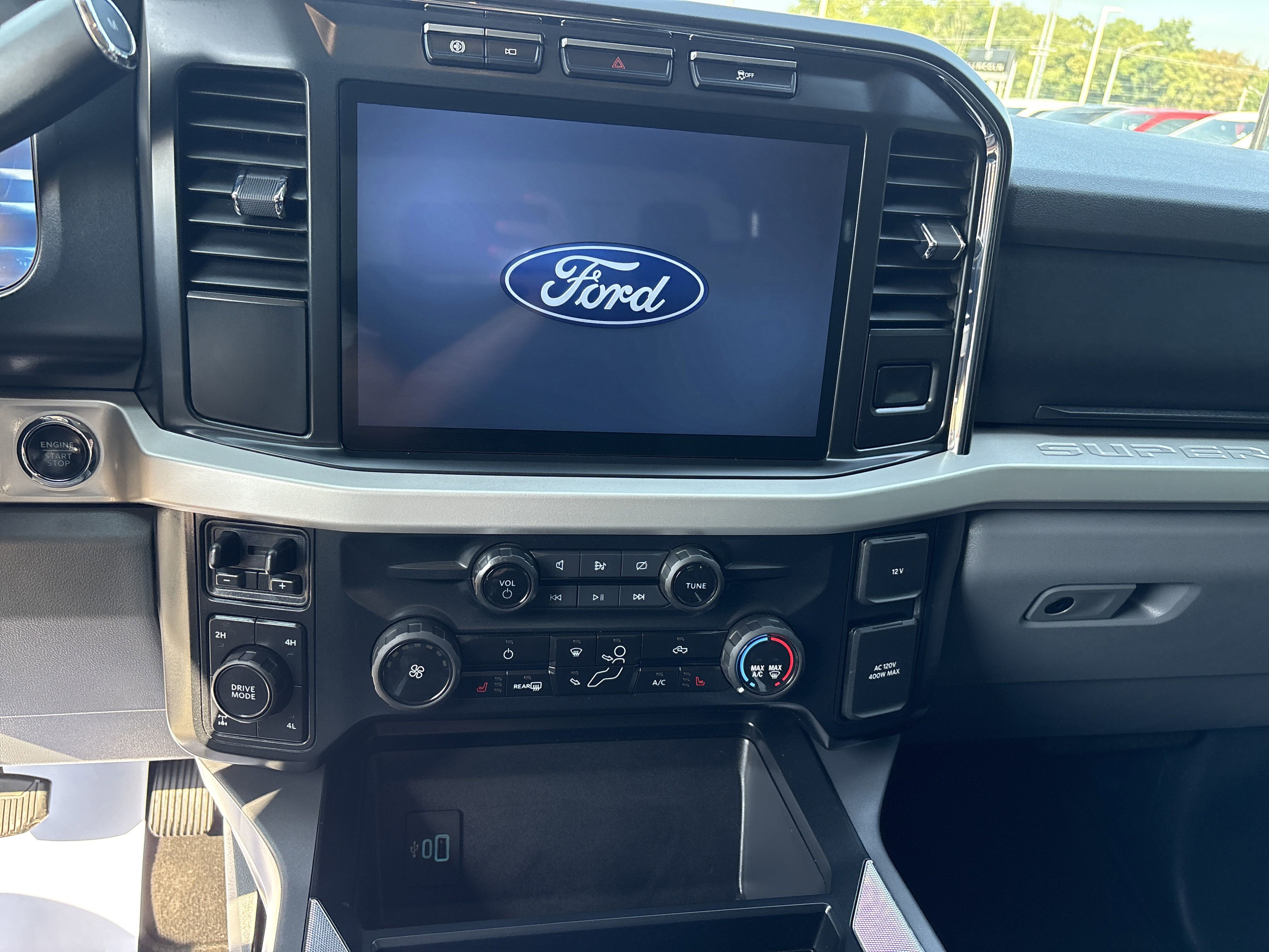 Used 2024 Ford F250 XLT w/ XLT Premium Package image 15