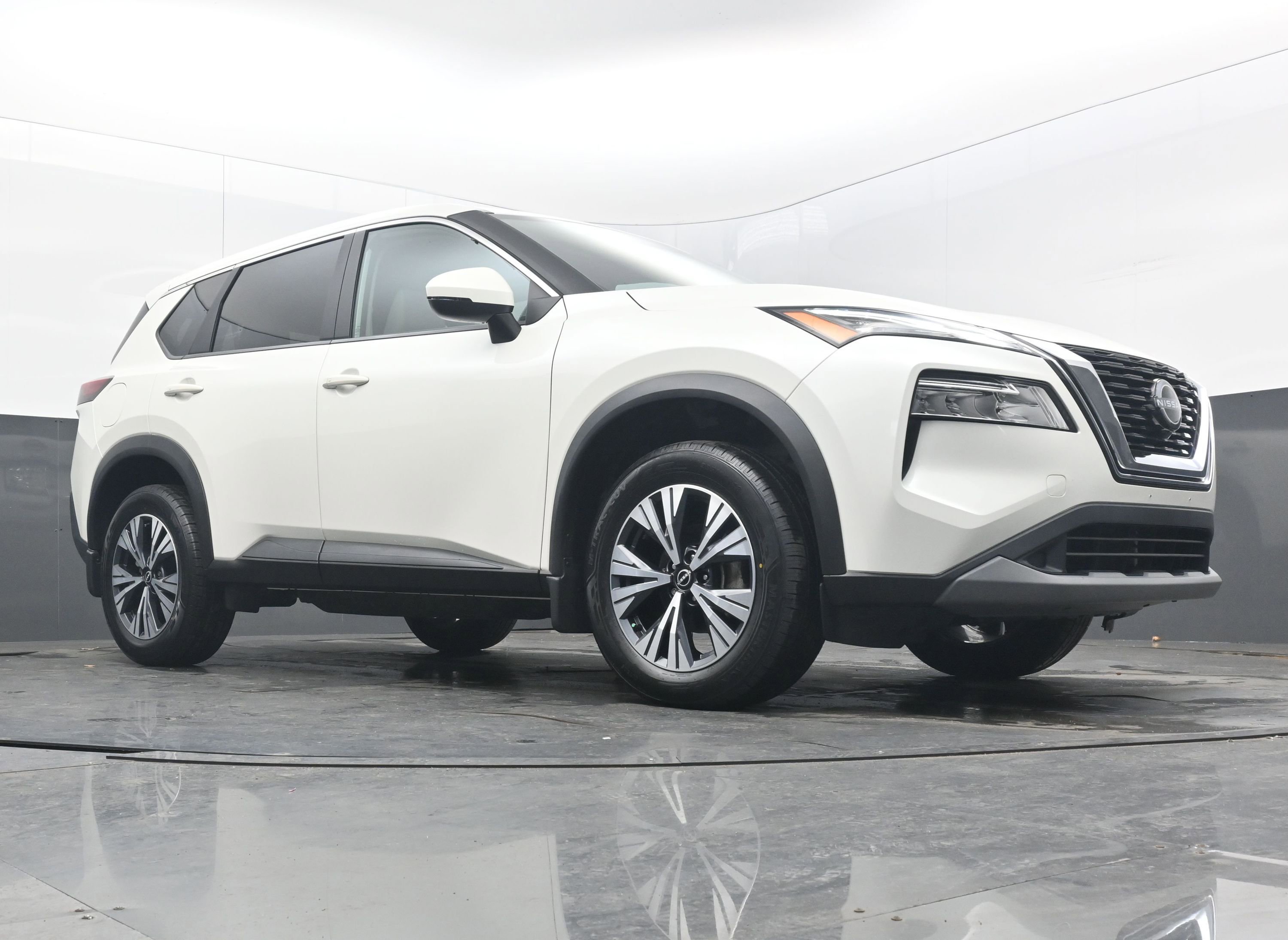 Certified 2023 Nissan Rogue SV image 21
