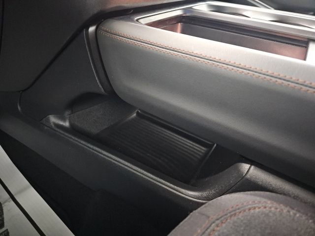 Used 2025 Ford Expedition Max Active AWD/4WD image 32