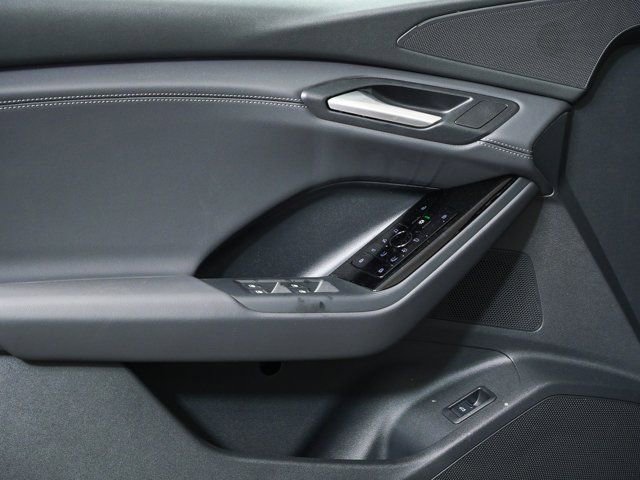 New 2025 Audi Q6 e-tron Premium image 6