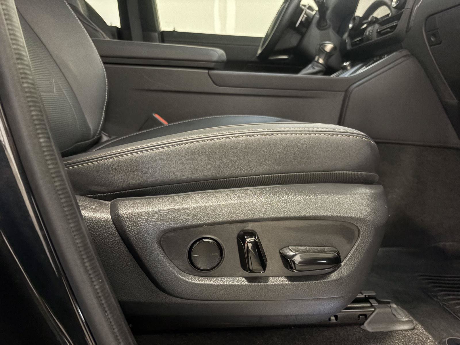 Used 2025 Lexus GX 550 w/ Accessory Package (2T) AWD/4WD image 42