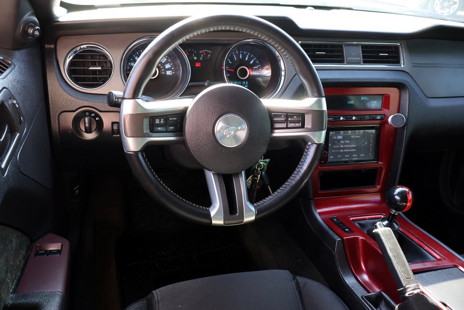 Used 2014 Ford Mustang Coupe RWD image 13