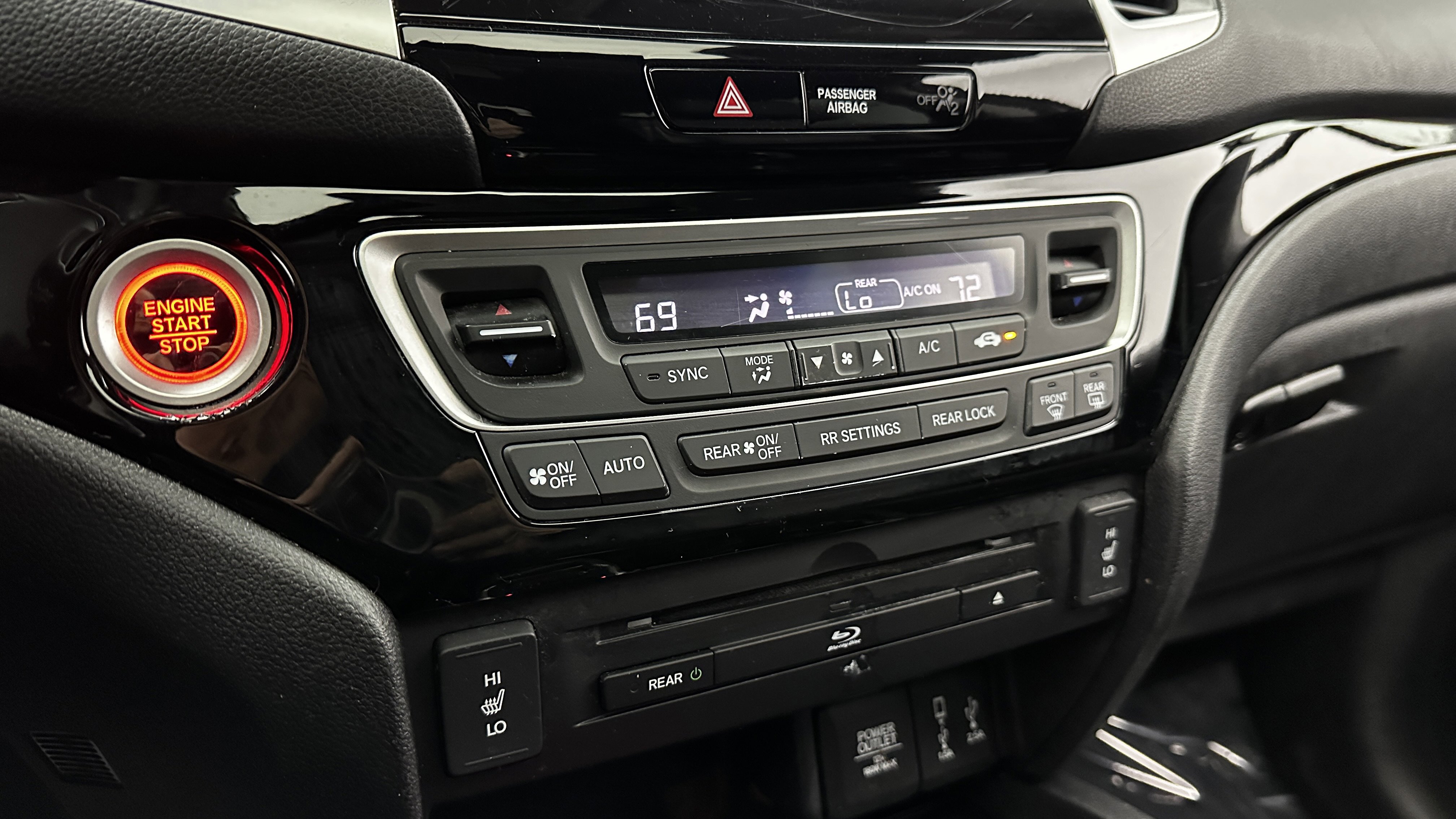Used 2018 Honda Pilot Touring image 16