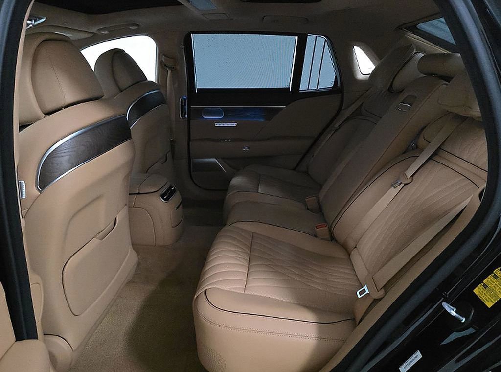 Used 2025 Genesis G90 3.5T AWD/4WD image 7