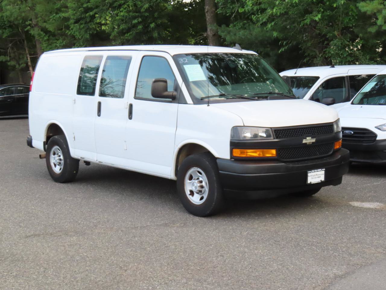 Used 2018 Chevrolet Express 2500 w/ Driver Convenience Package RWD image 7