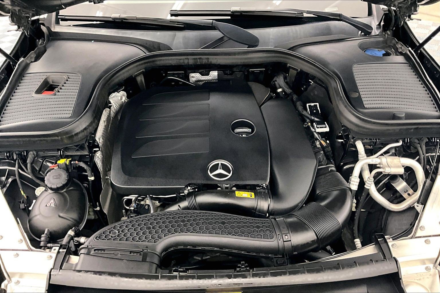 Used 2020 Mercedes-Benz GLC 300 image 9