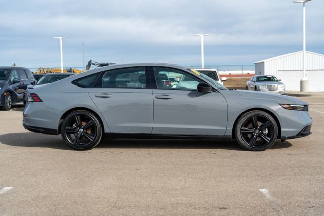 Used 2025 Honda Accord Sport image 8