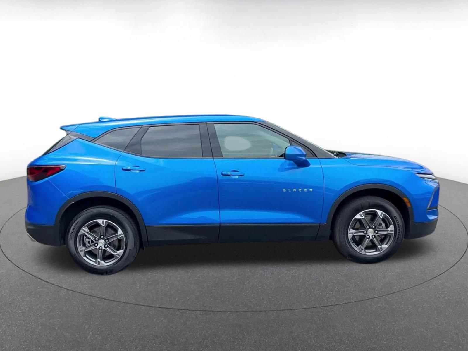 Used 2025 Chevrolet Blazer LT FWD image 16