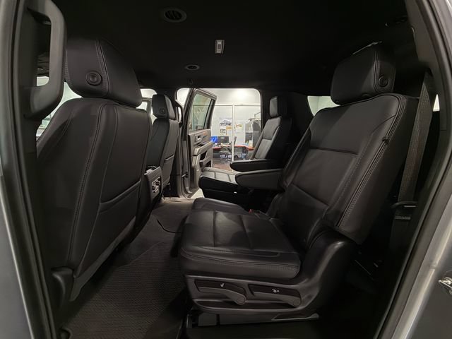 Used 2025 GMC Yukon XL Denali AWD/4WD image 12