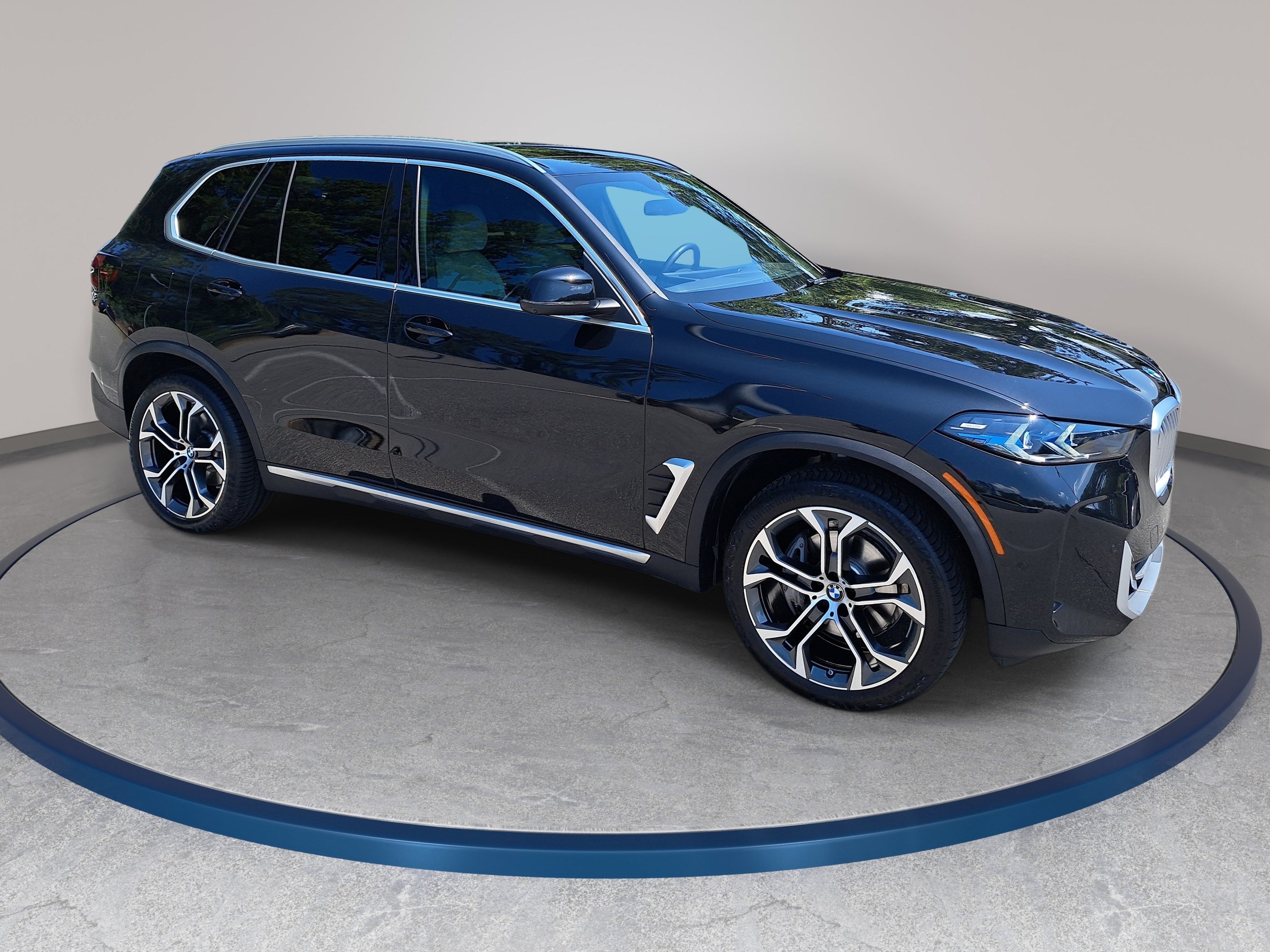 Certified 2026 BMW X5 xDrive40i w/ Climate Comfort Package AWD/4WD image 4