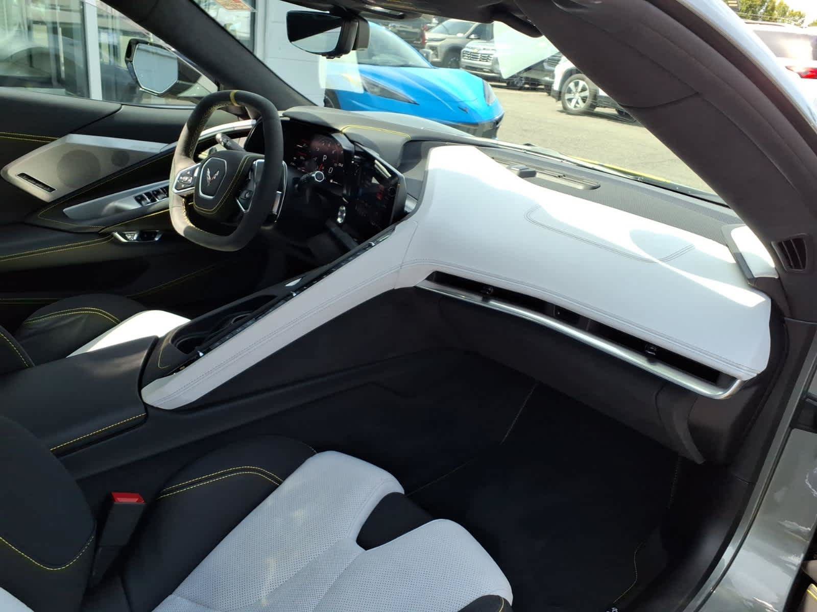 Used 2022 Chevrolet Corvette Stingray Premium Conv RWD image 17