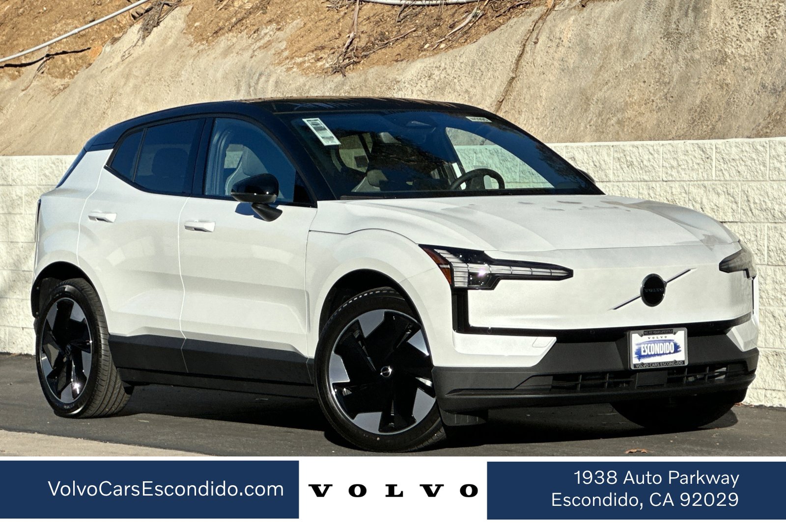 New 2026 Volvo EX30 Plus AWD/4WD image 1