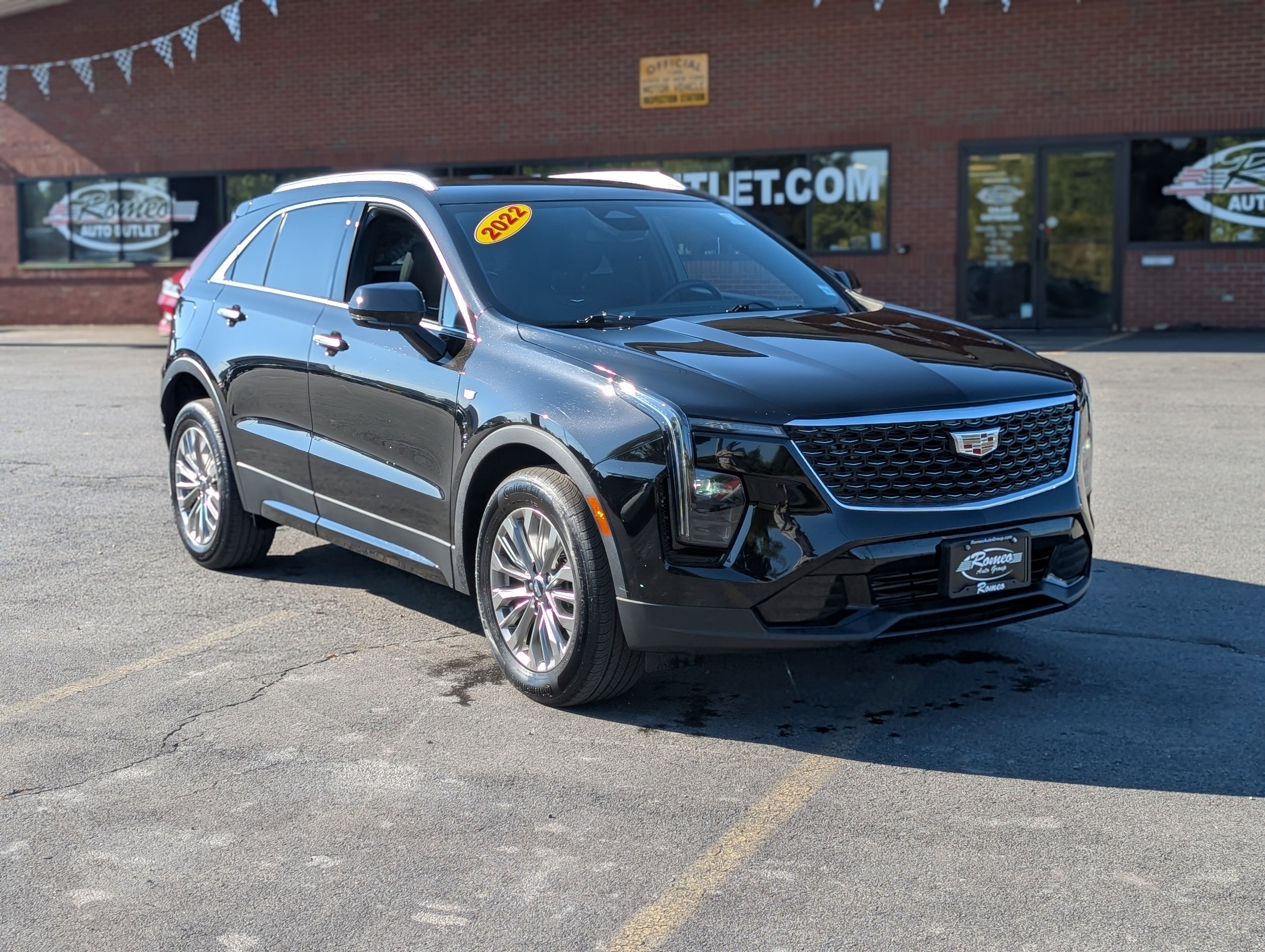 Used 2024 Cadillac XT4 Premium Luxury image 12