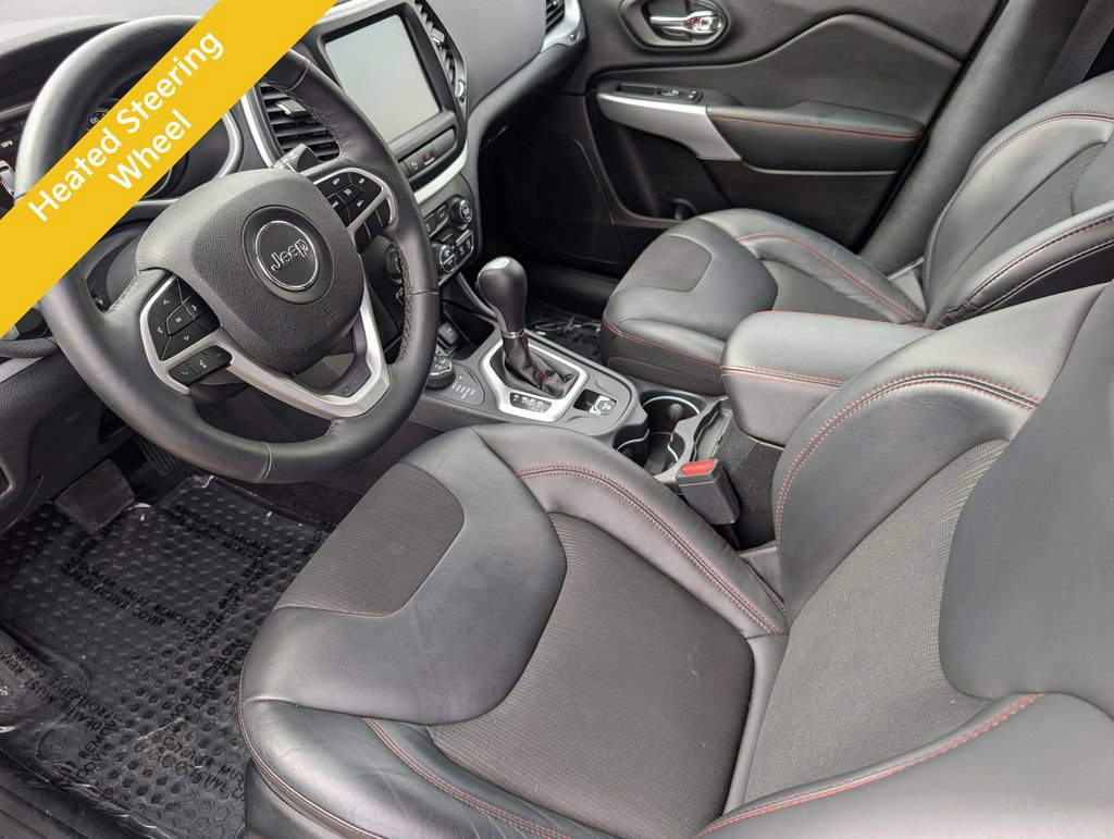 Used 2018 Jeep Cherokee Trailhawk w/ Cold Weather Group AWD/4WD image 14