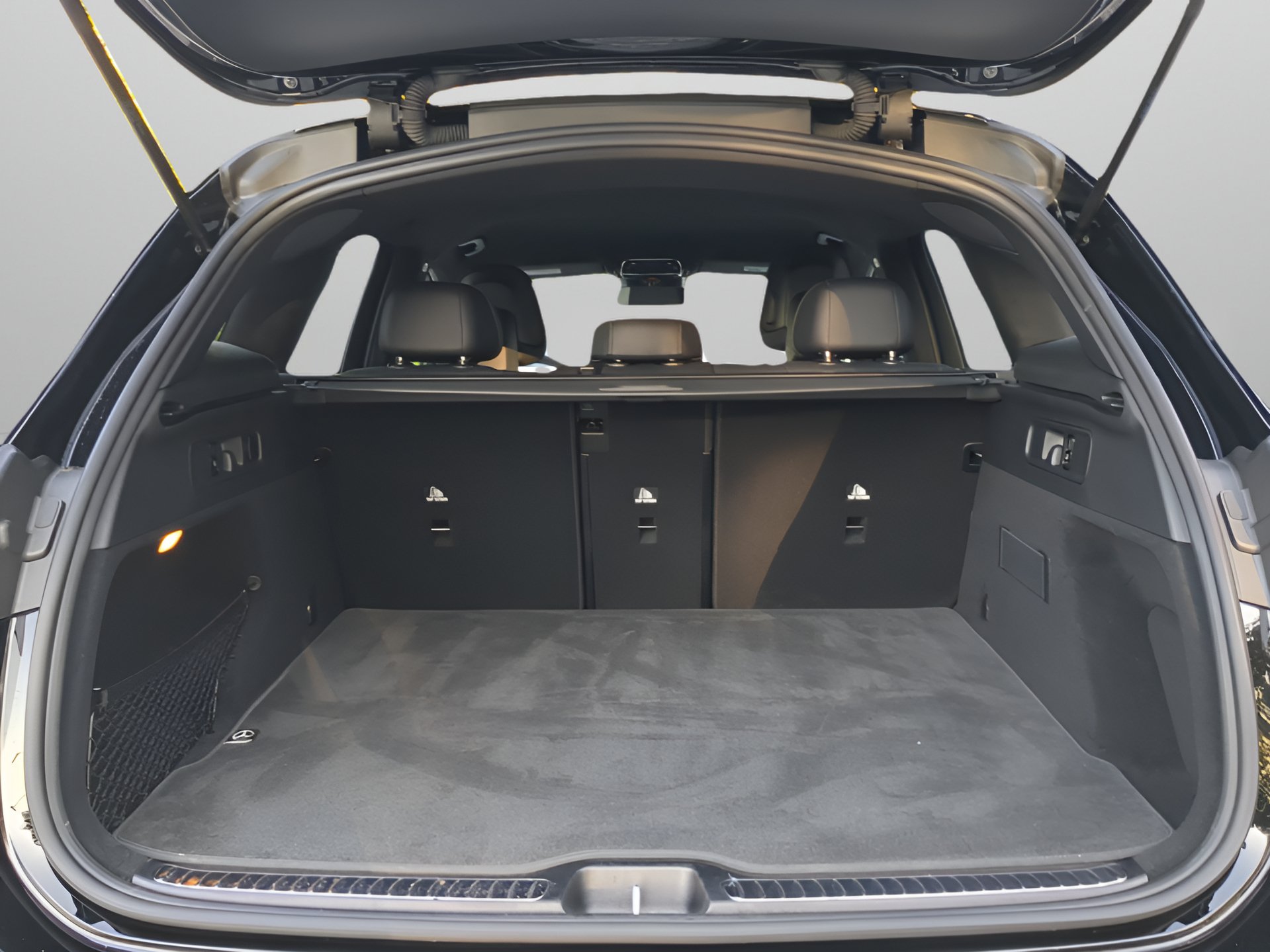 Used 2025 Mercedes-Benz GLC 300 image 46