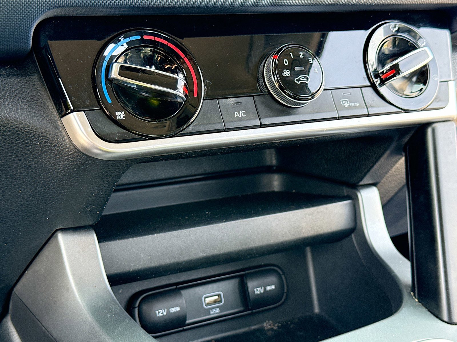 Used 2021 Kia Seltos S image 11