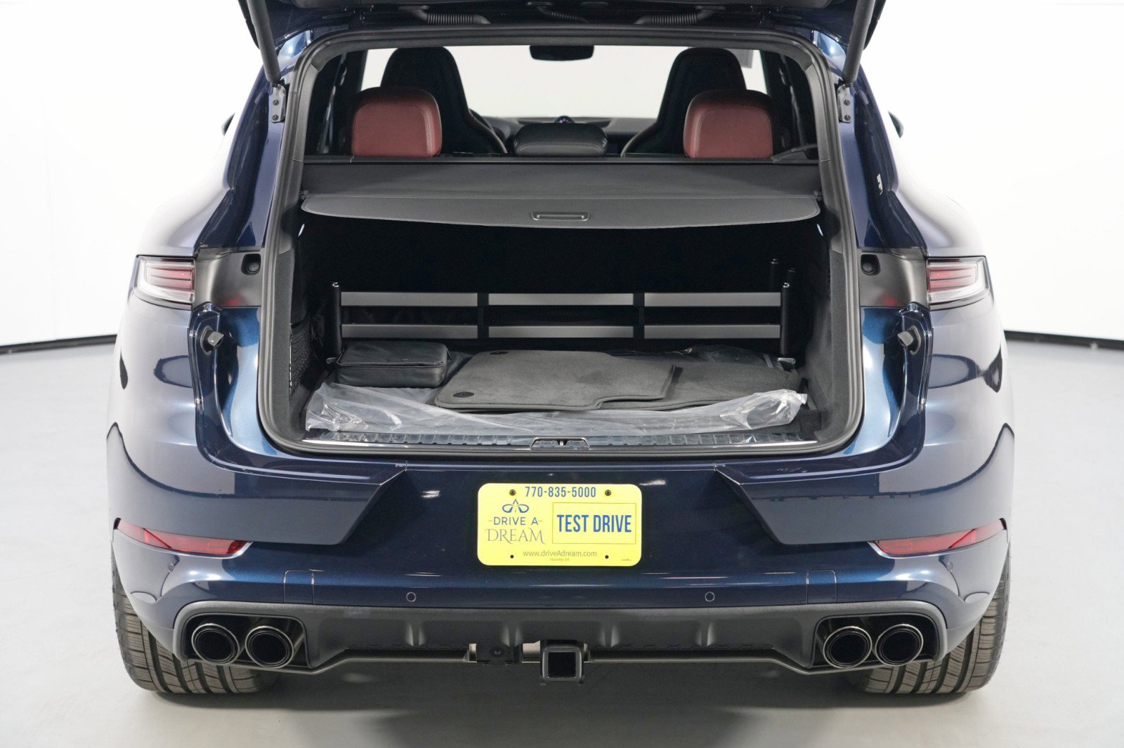 Used 2025 Porsche Cayenne Turbo image 10