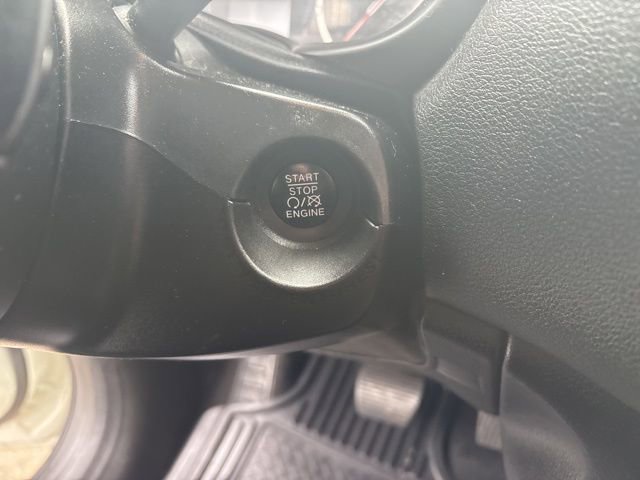 Used 2017 Jeep Renegade Latitude image 18