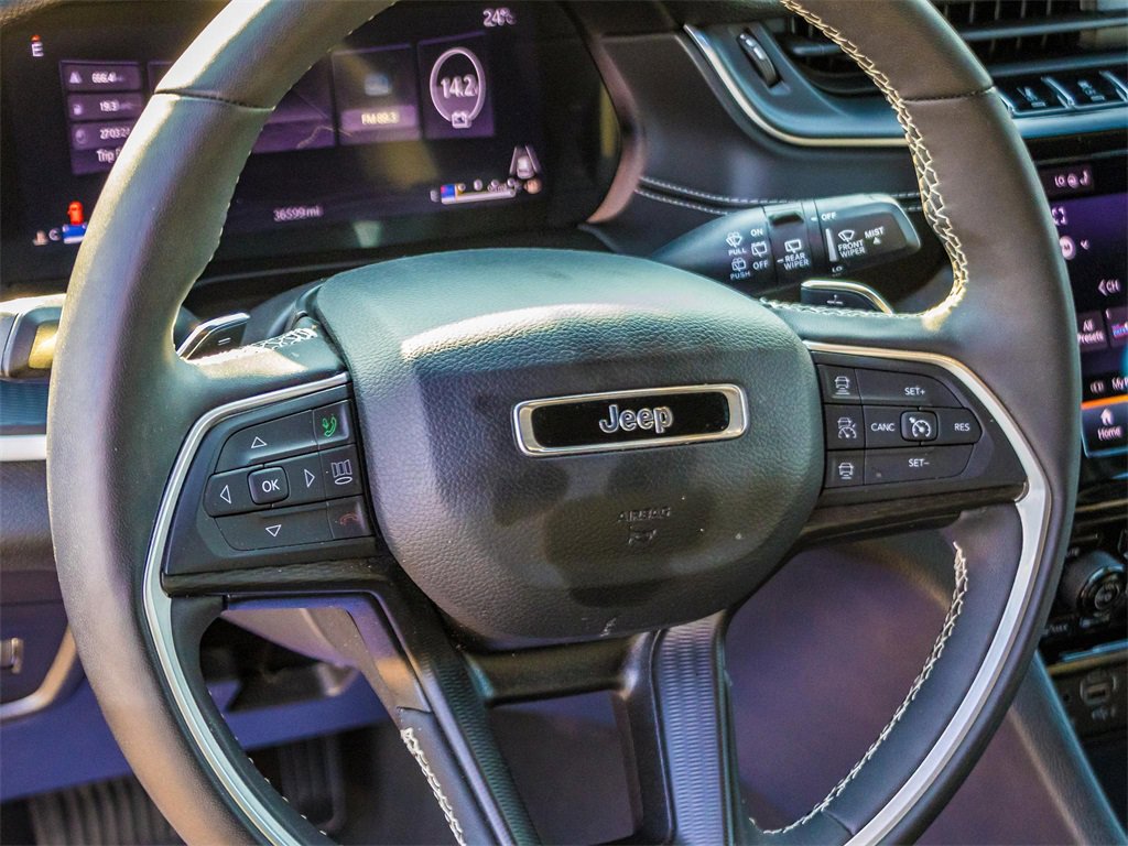 Used 2024 Jeep Grand Cherokee L Laredo image 25