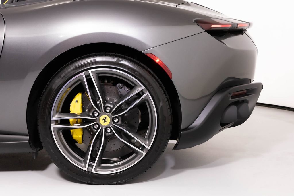 Used 2025 Ferrari Roma Spider RWD image 25