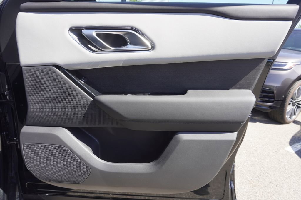 New 2026 Land Rover Range Rover Velar Dynamic SE image 21