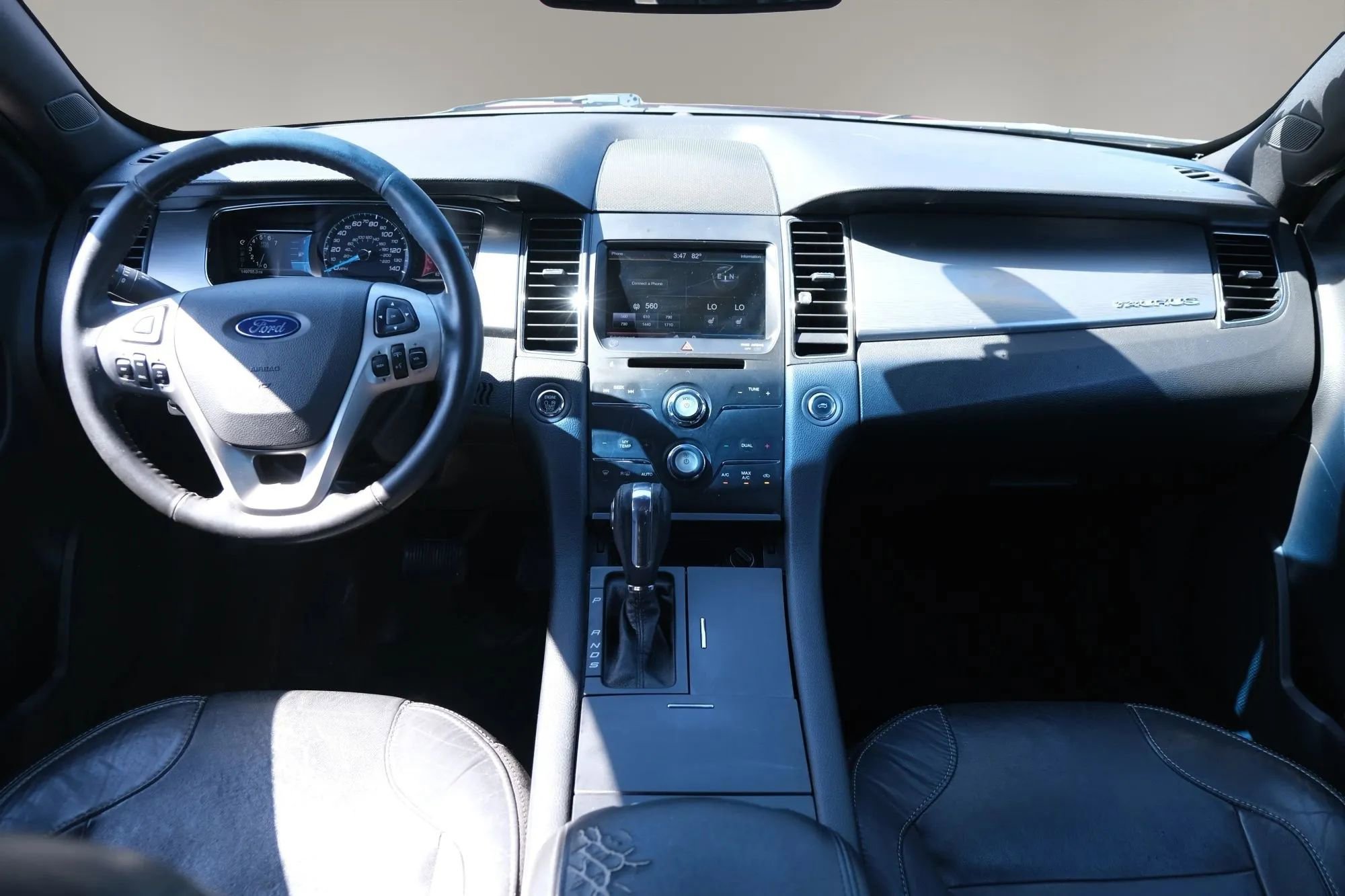 Used 2013 Ford Taurus SEL image 23