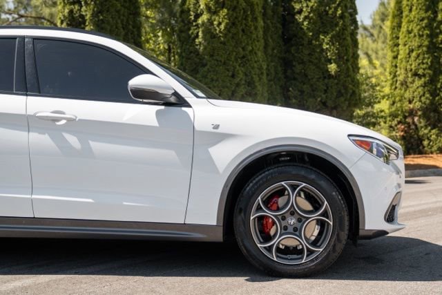 Used 2023 Alfa Romeo Stelvio Ti w/ Active Assist Plus Package AWD/4WD image 14