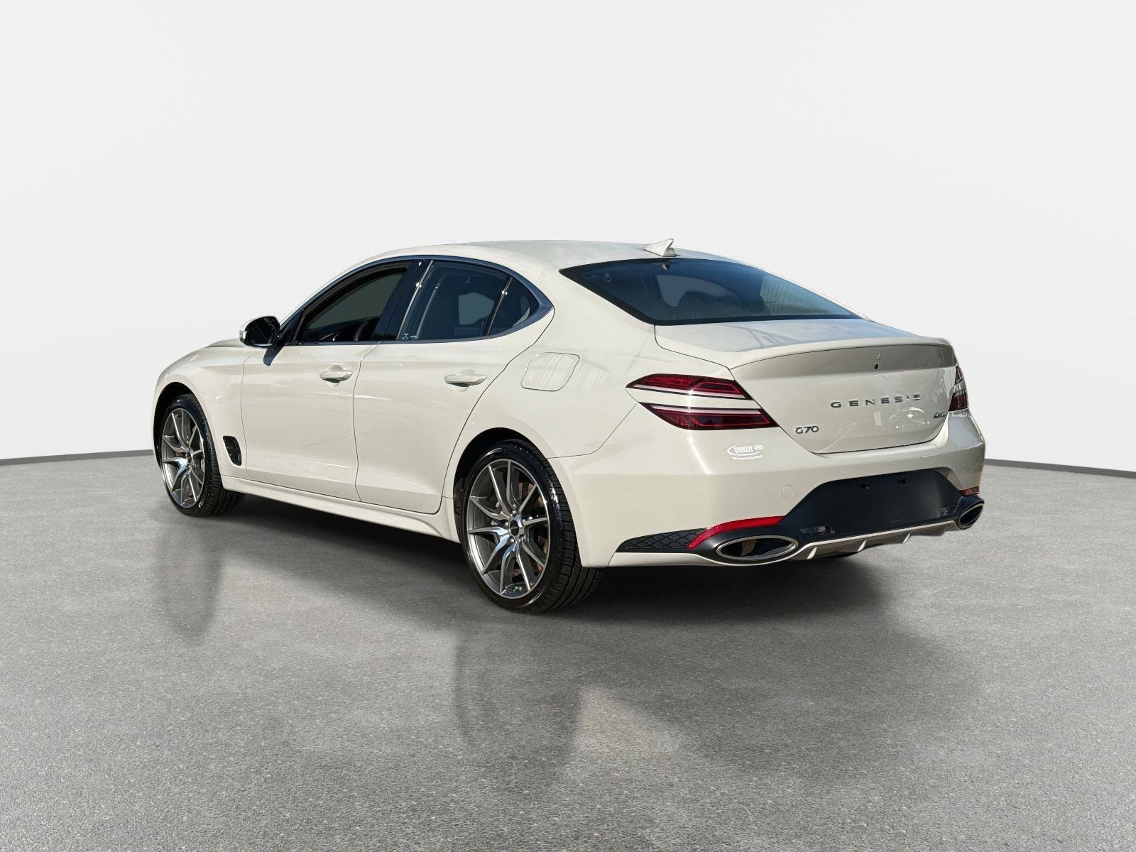 Used 2025 Genesis G70 2.5T image 7