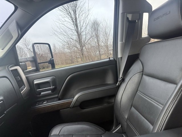 Used 2018 GMC Sierra 3500 Denali w/ Duramax Plus Package image 33