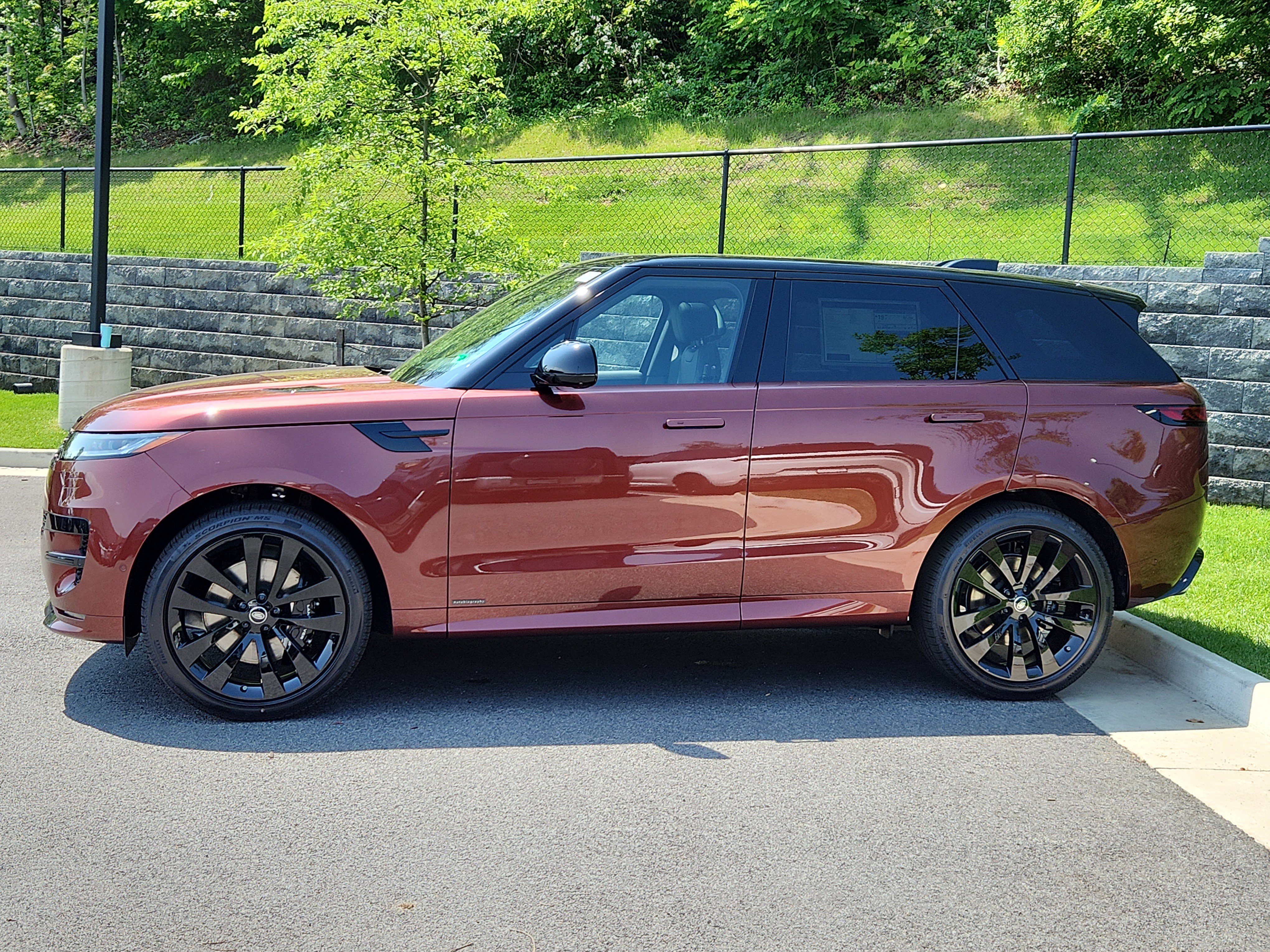 New 2025 Land Rover Range Rover Sport Autobiography image 6