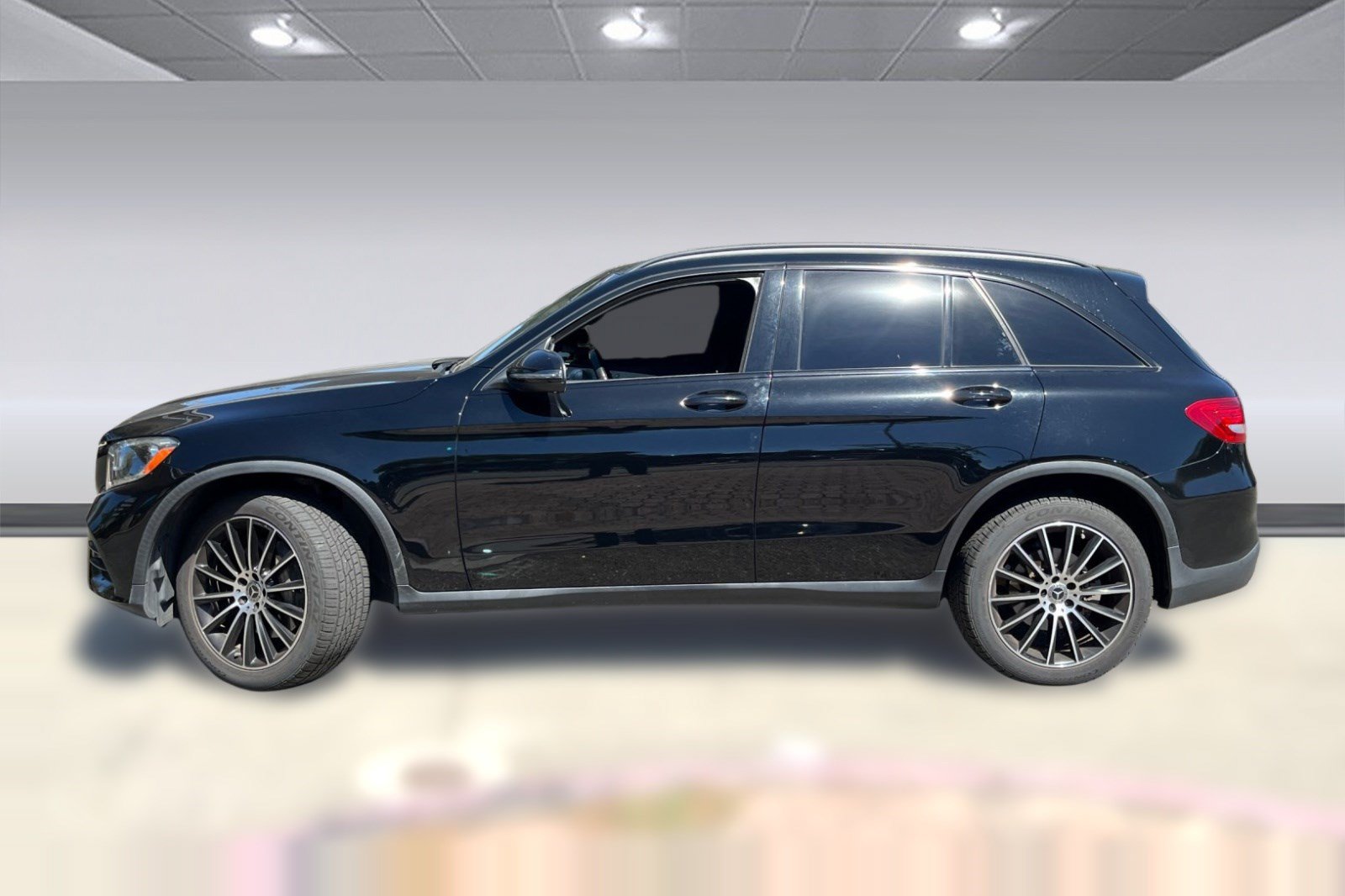 Used 2019 Mercedes-Benz GLC 300 image 2