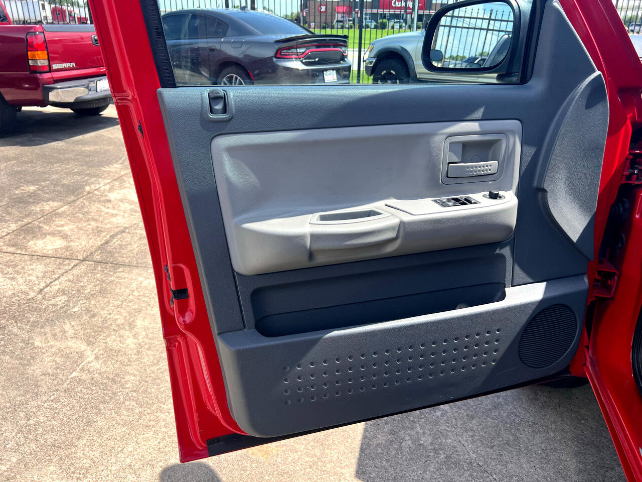Used 2005 Dodge Dakota SLT image 15