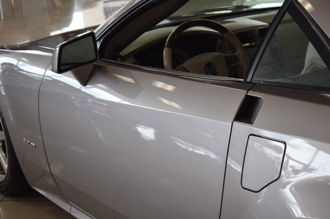 Used 2005 Cadillac XLR image 35