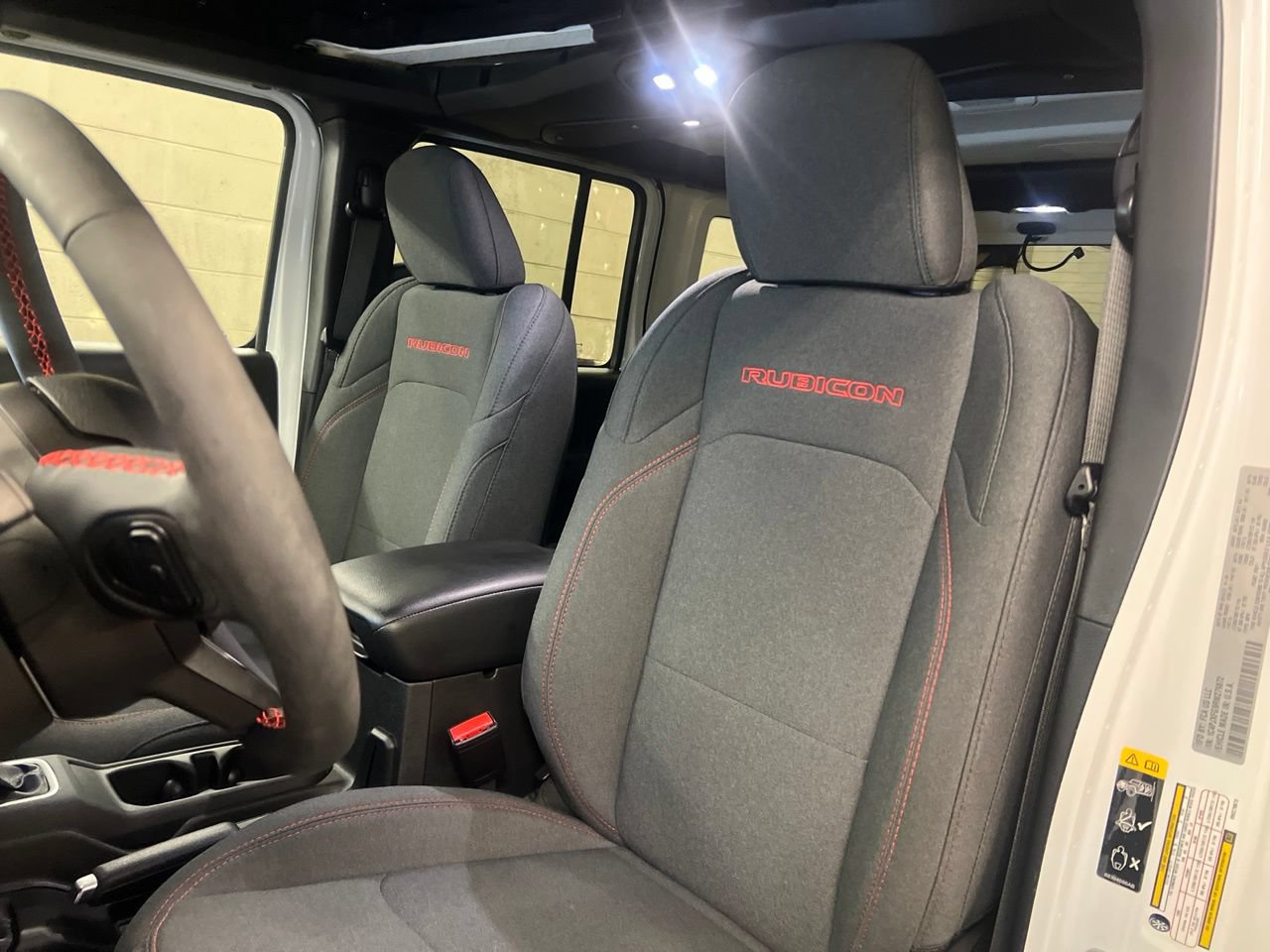 Used 2024 Jeep Wrangler Unlimited Rubicon w/ Technology Group AWD/4WD image 16