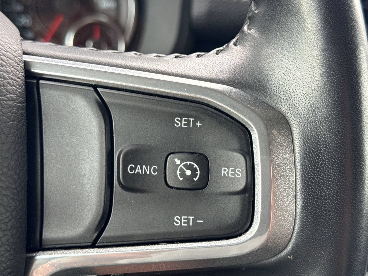 Used 2022 RAM 1500 Laramie AWD/4WD image 27