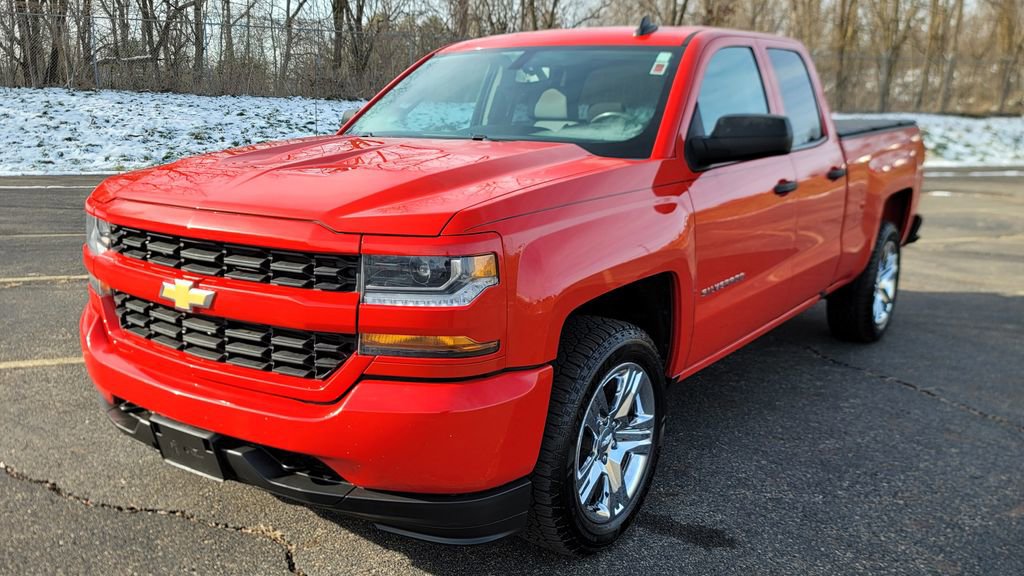 Used 2019 Chevrolet Silverado 1500 Custom w/ Custom Convenience Package image 3