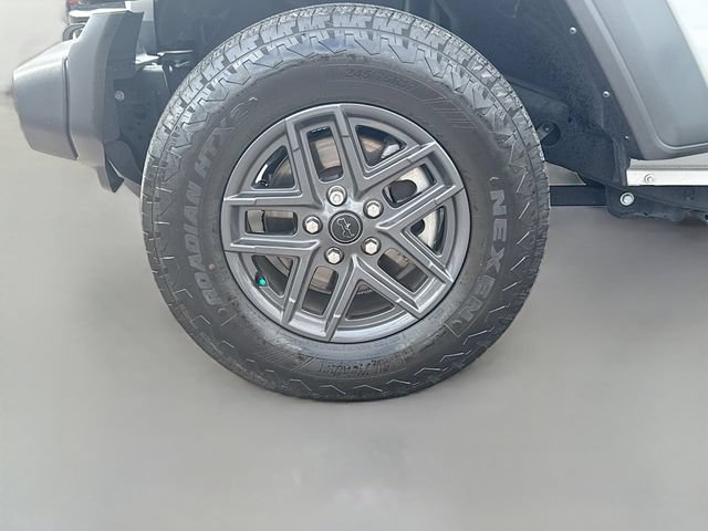 Used 2024 Jeep Wrangler Unlimited Sport AWD/4WD image 39