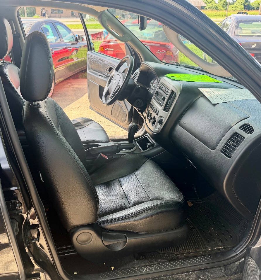 Used 2005 Ford Escape Limited FWD image 14