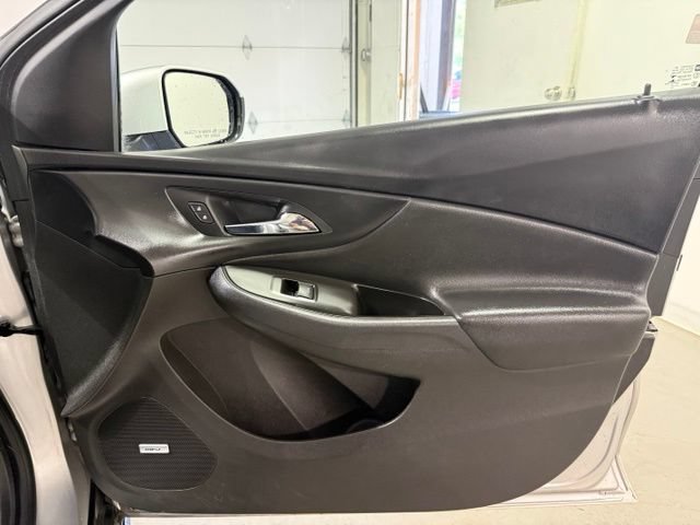 Used 2017 Chevrolet Volt LT w/ Comfort Package FWD image 23