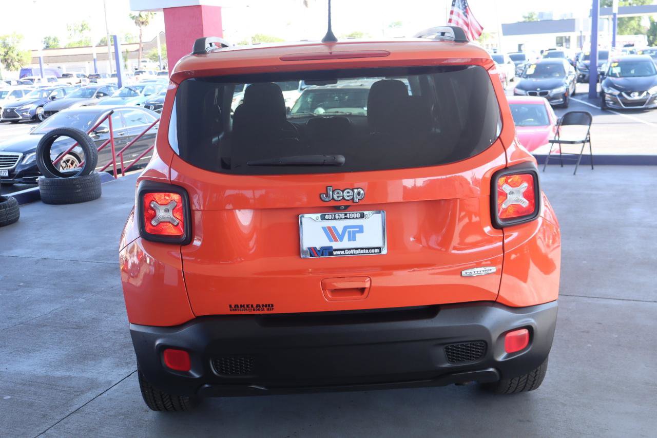 Used 2018 Jeep Renegade Latitude w/ Popular Equipment Group FWD image 6