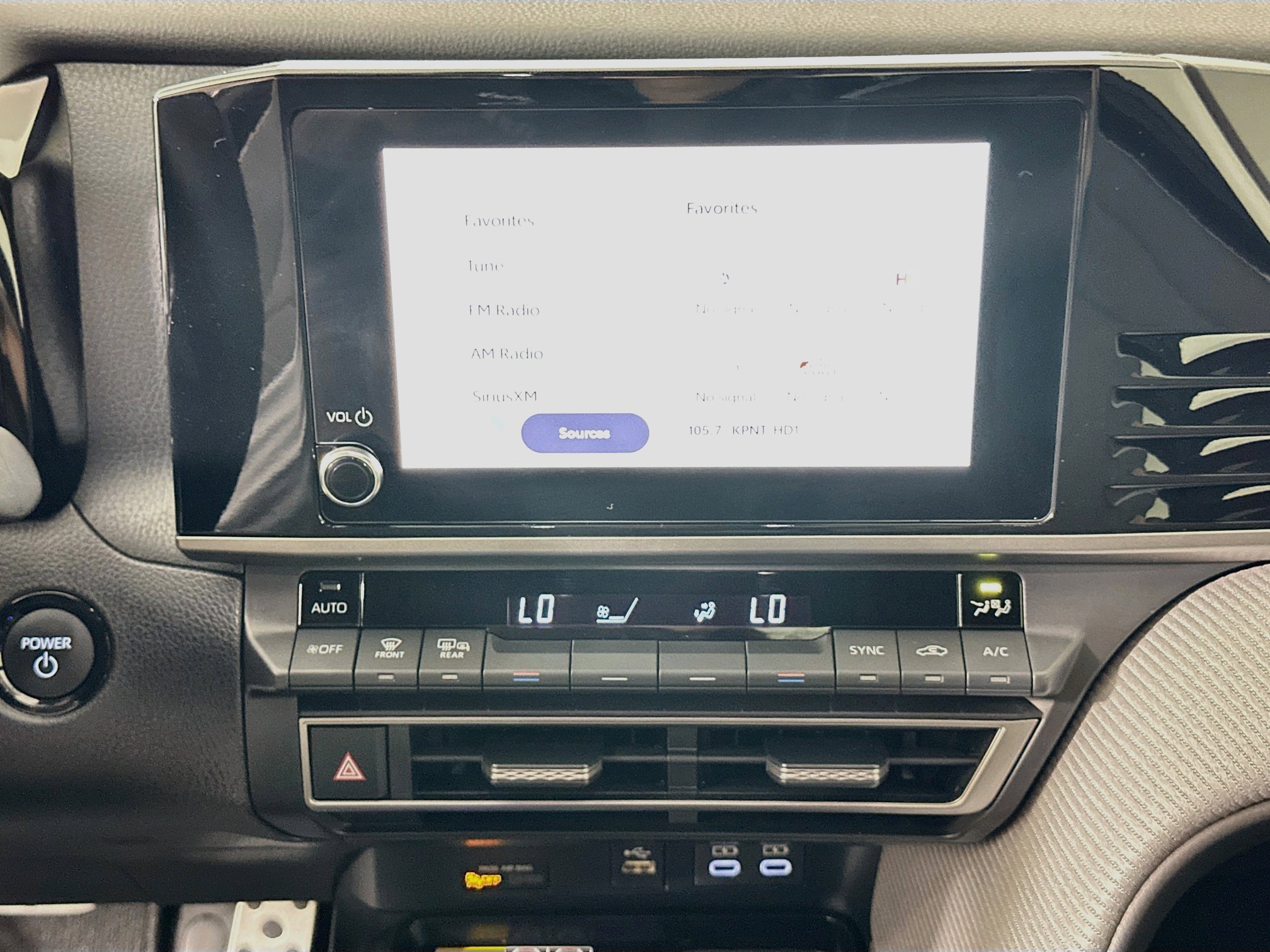 Used 2025 Toyota Camry SE FWD image 23