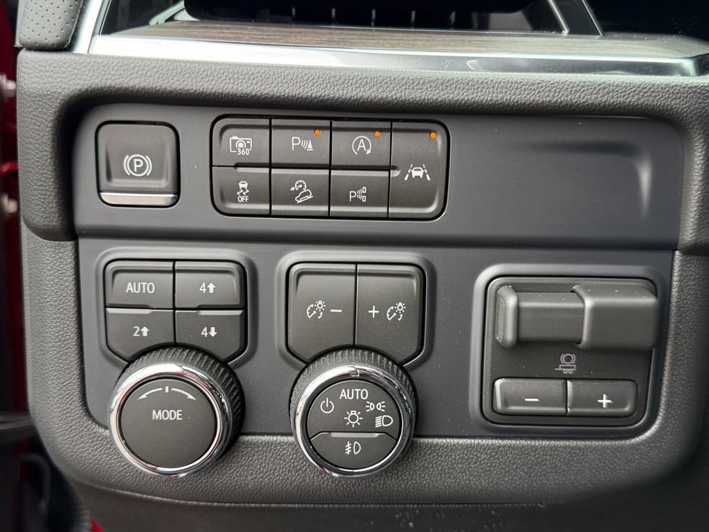 New 2026 Chevrolet Suburban Premier AWD/4WD image 22
