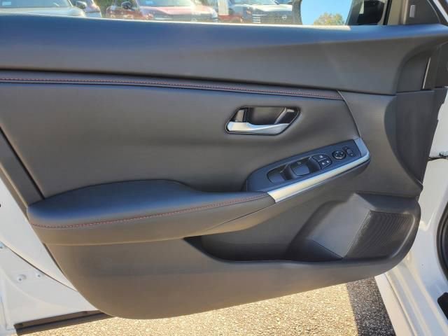 New 2025 Nissan Sentra SR image 17