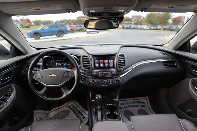 Used 2015 Chevrolet Impala LTZ FWD image 10