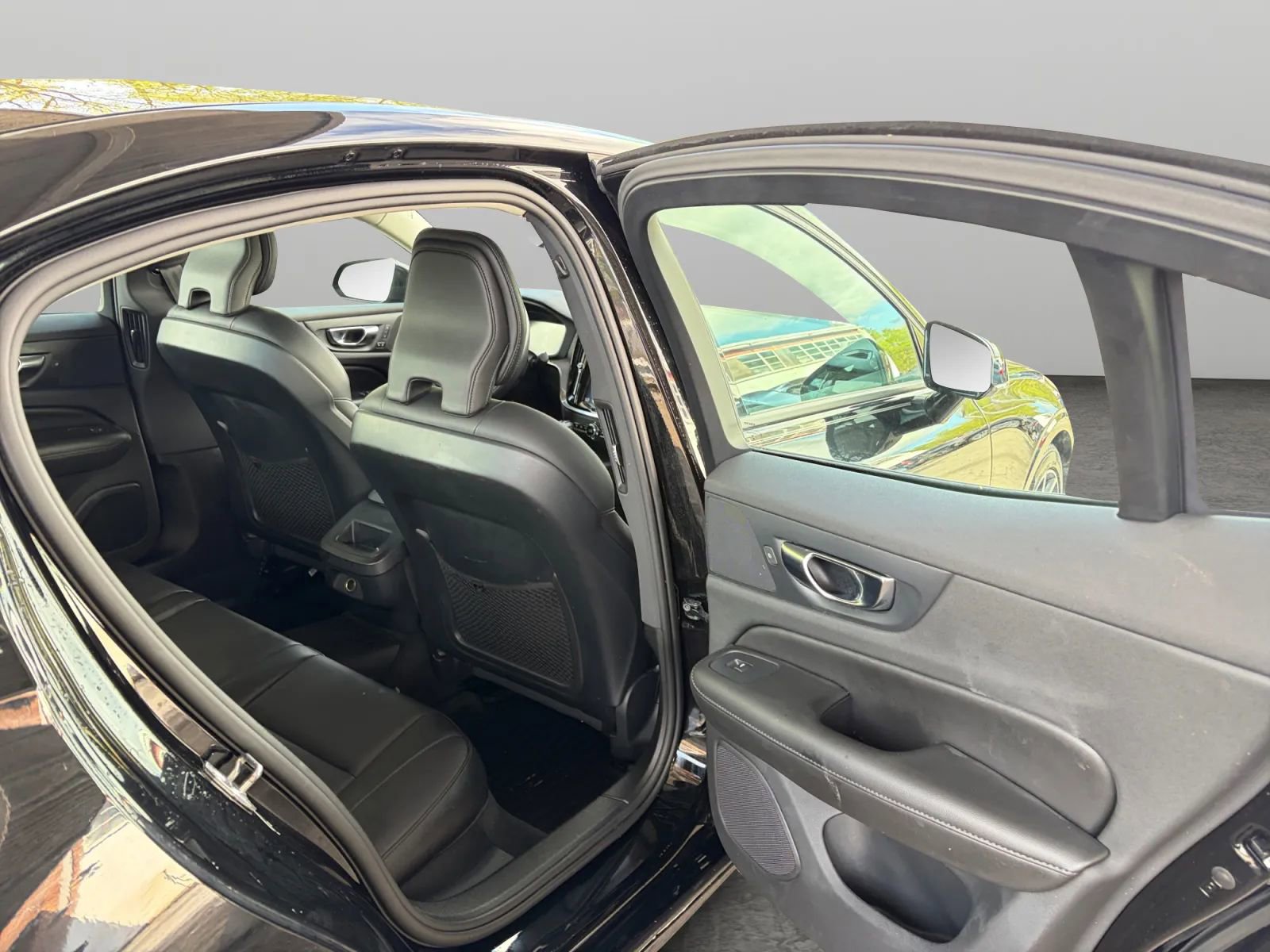 Used 2020 Volvo S60 T5 Momentum w/ Protection Package Premier image 15