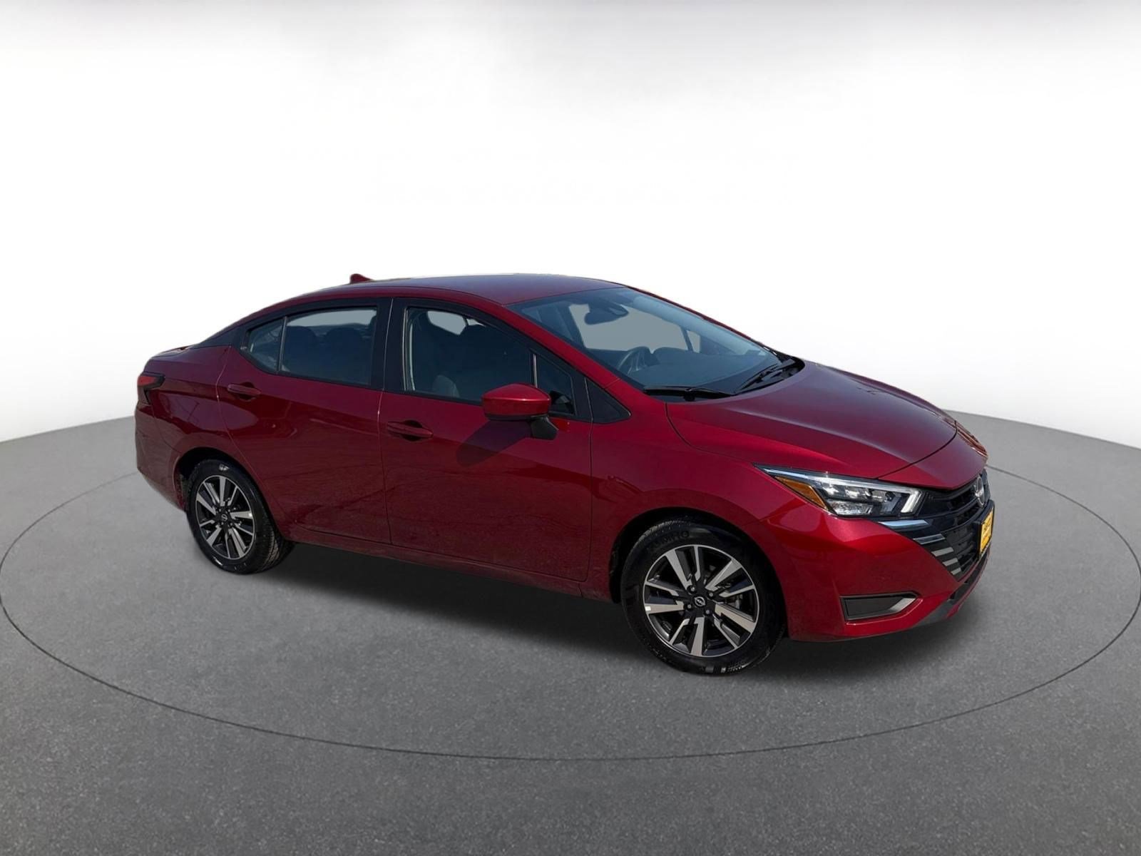 Used 2025 Nissan Versa SV FWD image 1