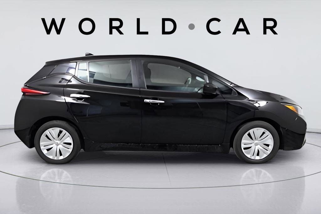 Used 2025 Nissan Leaf S image 11