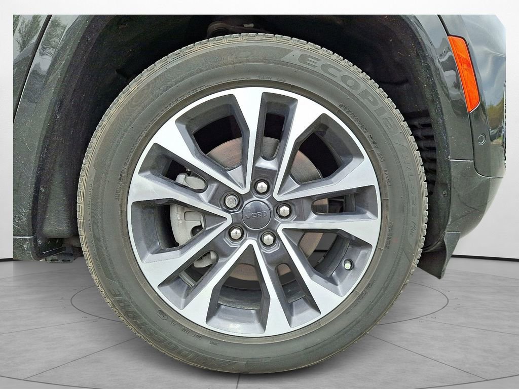 Used 2023 Jeep Grand Cherokee Overland image 7